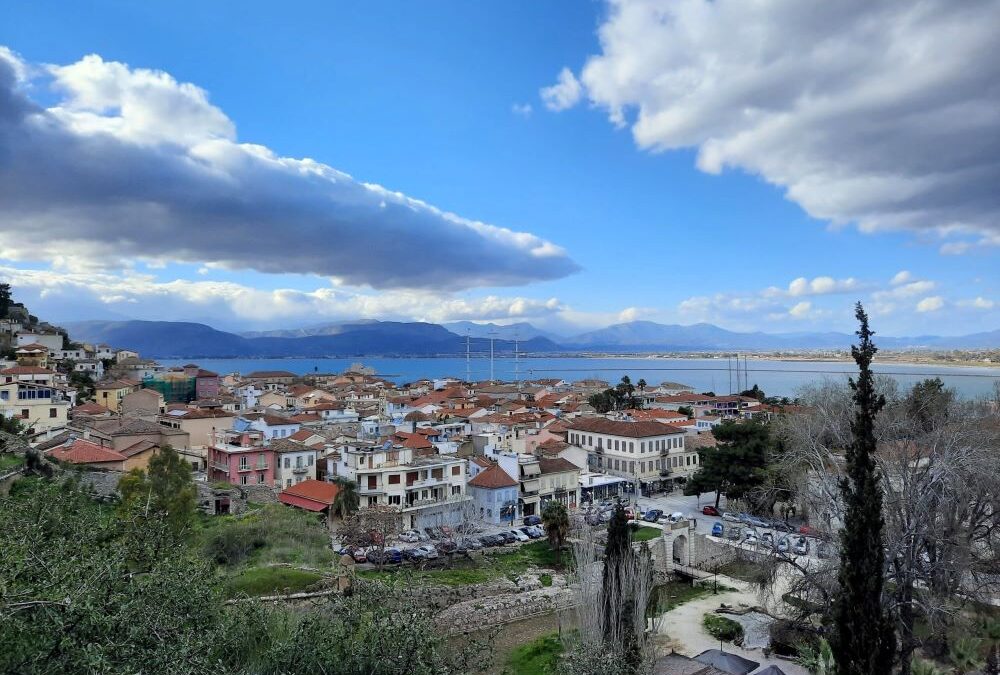 Drei Festungen und eine Yacht in Nafplio