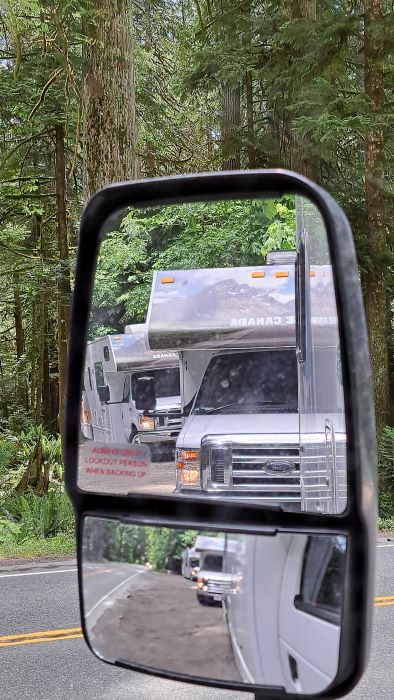 Wohnmobile beim Cathedral Grove Vancouver Island Kanada