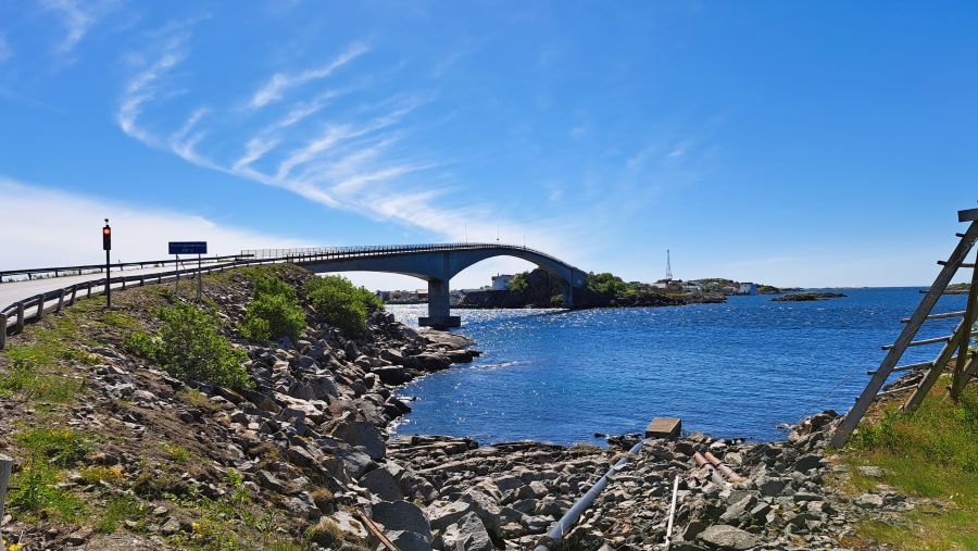 Brücke nach Henningsvær