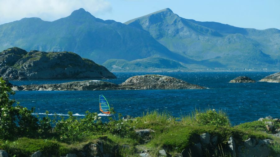 Windsurfer vor den Lofoten