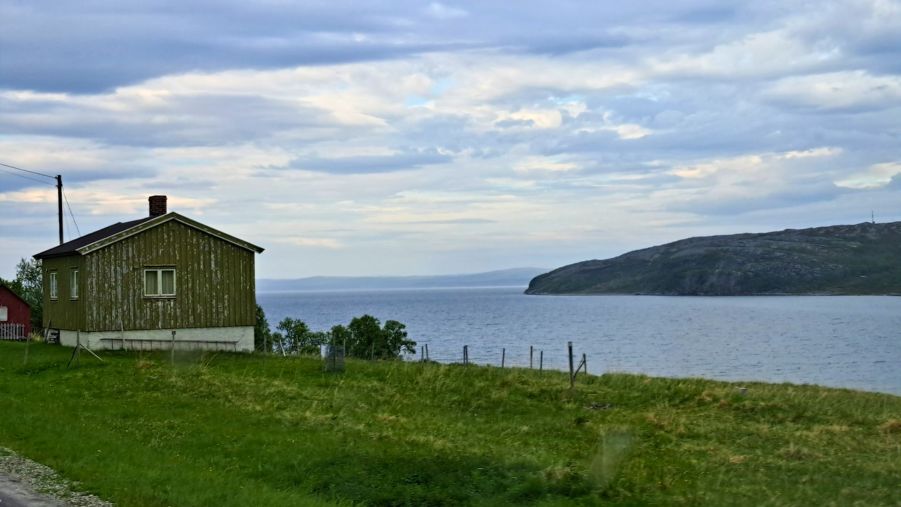 Blick über den Porsangerfjord in Richtung Nordkapp