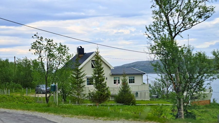 Wohnhaus am Porsangerfjord in der Finnmark