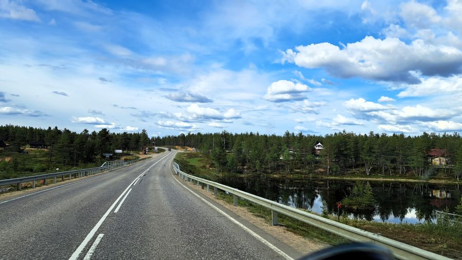 Straße durch Lappland kurz vor Inari