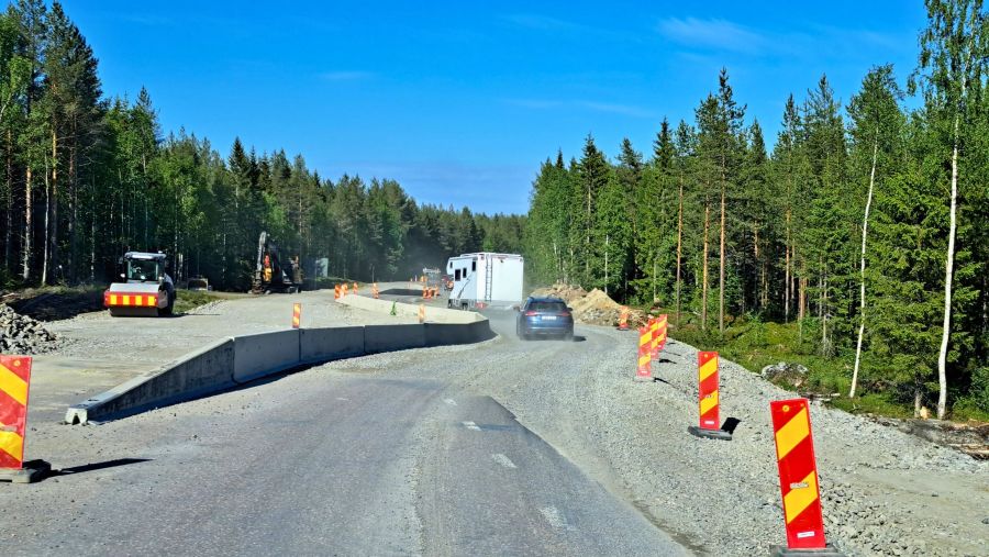 Straßenbauarbeiten auf dem Weg zum Stellplatz in Hortlax