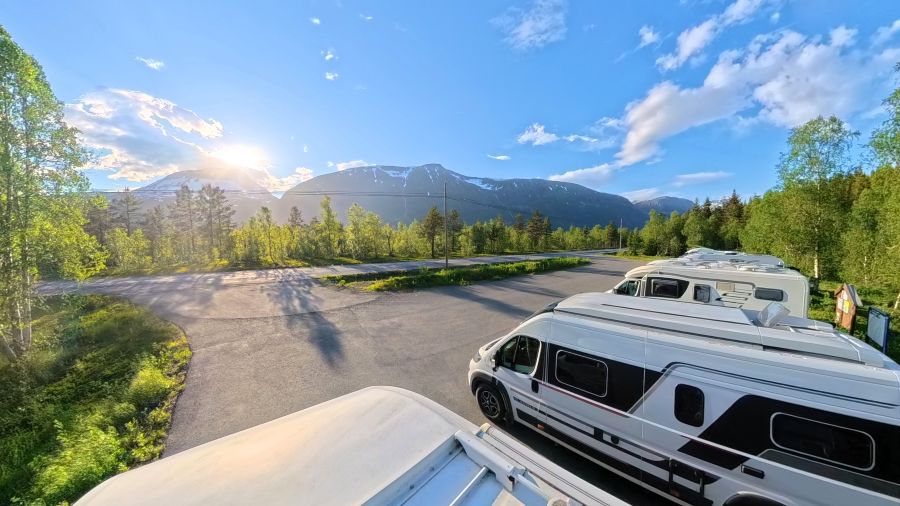 Übernachtungsplatz für Wohnmobile bei Hamperokken vor Tromsø