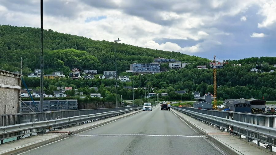Brücke bei Finnsness auf der Weiterfahrt Richtung Lofoten
