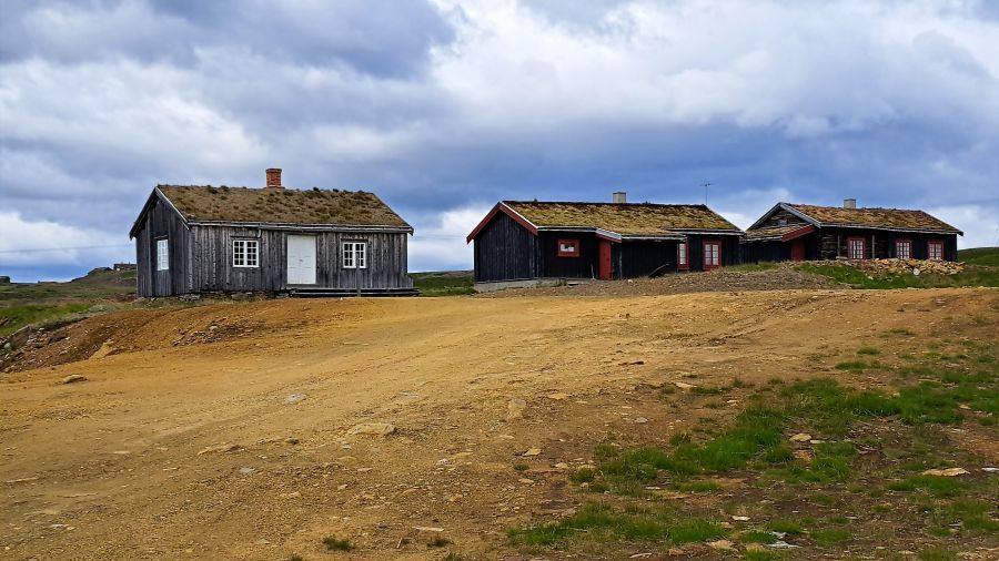 Alte Arbeiterbaracken im Bergbaugebiet Storwartz bei Røros
