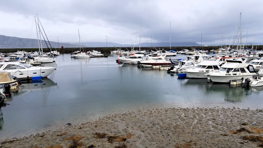 Hafen mit Wohnmobilstellplatz in Sandnessjøen an der Helgelandsküste