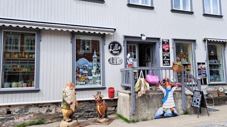 Kleiner Pippi-Langstrumpf-Laden in der Altstadt von Røros