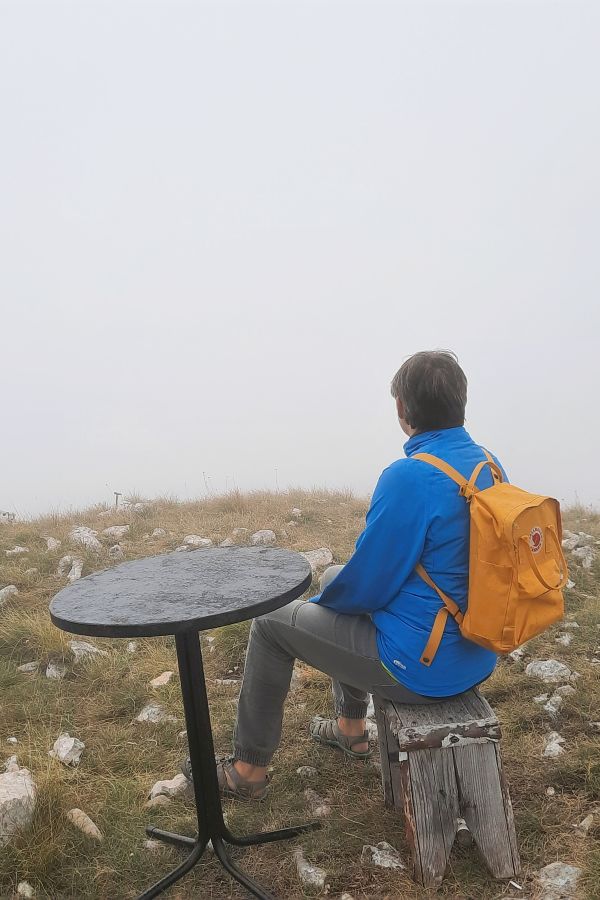 Pause im Nebel an der Vilina Jama