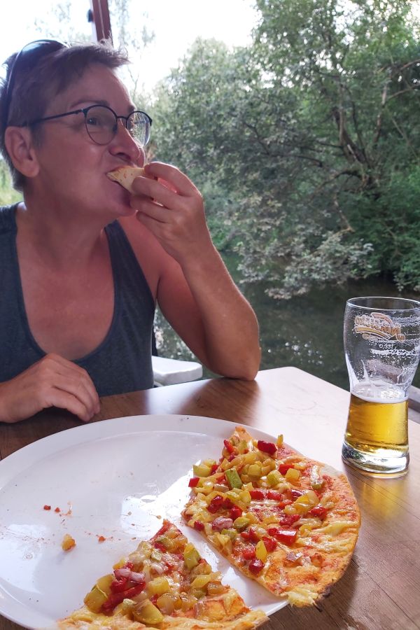 Abendessen im Riverside Restaurant bei Nikšić